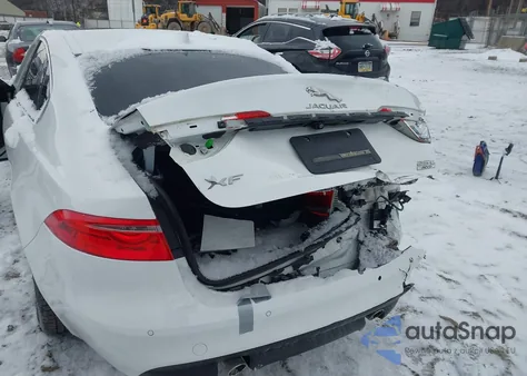 2020 Jaguar Xf 25T Premium Awd Automatic z USA, uszkodzony, nr VIN SAJBJ4FX2LCY83380